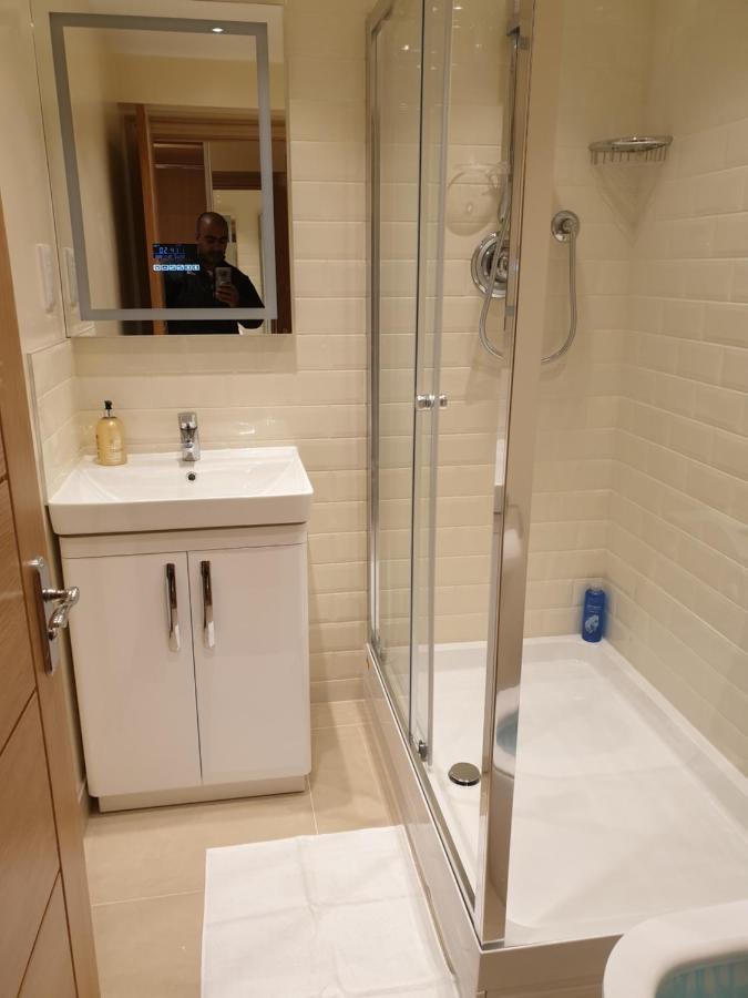 London Luxury Apartments 5 Min Walk From Ilford Station, With Free Parking Free Wifi Екстер'єр фото
