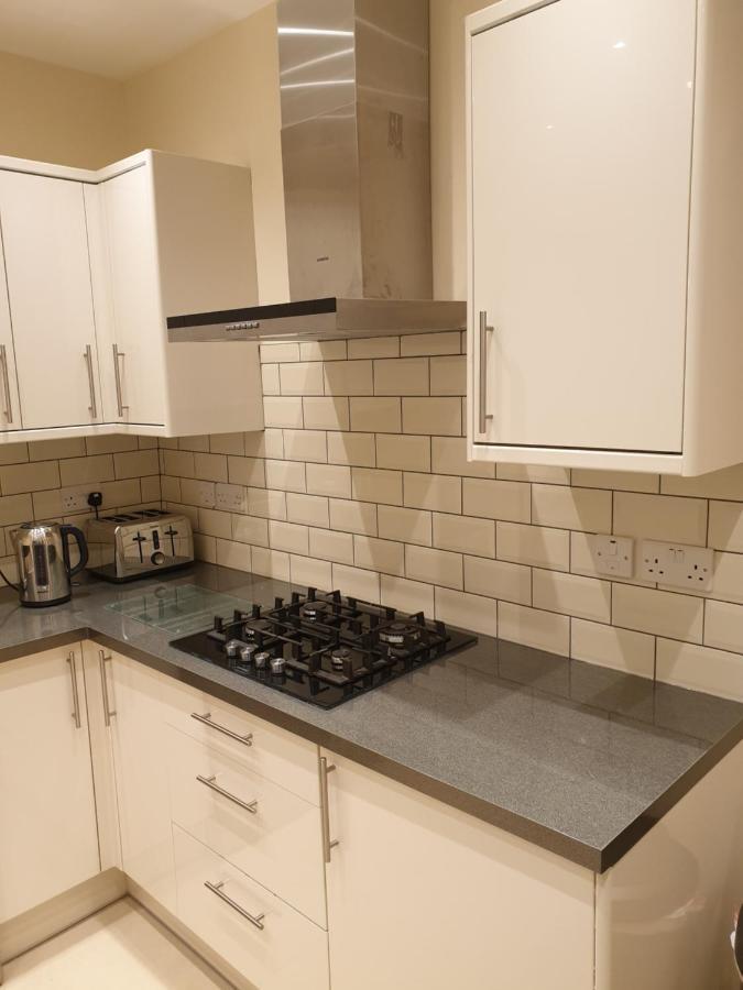 London Luxury Apartments 5 Min Walk From Ilford Station, With Free Parking Free Wifi Екстер'єр фото