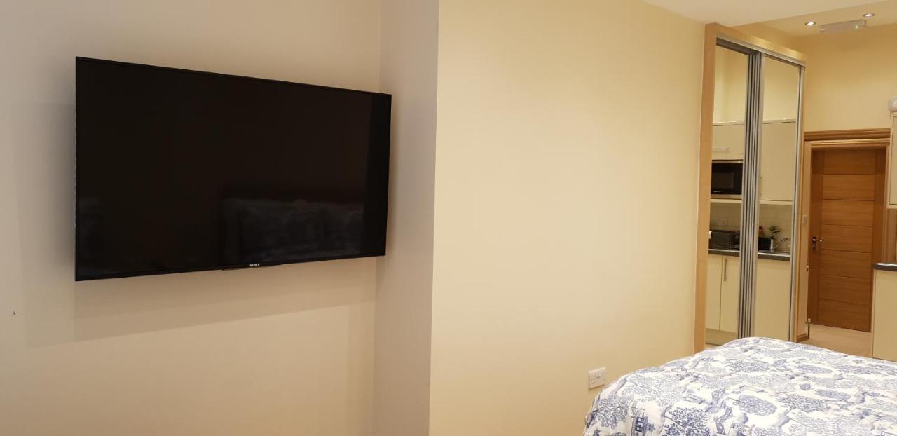 London Luxury Apartments 5 Min Walk From Ilford Station, With Free Parking Free Wifi Екстер'єр фото