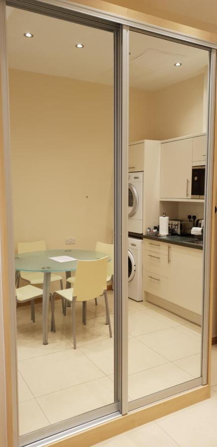 London Luxury Apartments 5 Min Walk From Ilford Station, With Free Parking Free Wifi Екстер'єр фото