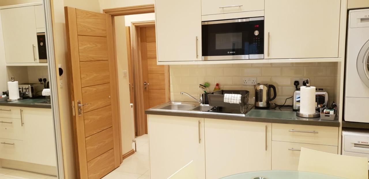 London Luxury Apartments 5 Min Walk From Ilford Station, With Free Parking Free Wifi Екстер'єр фото