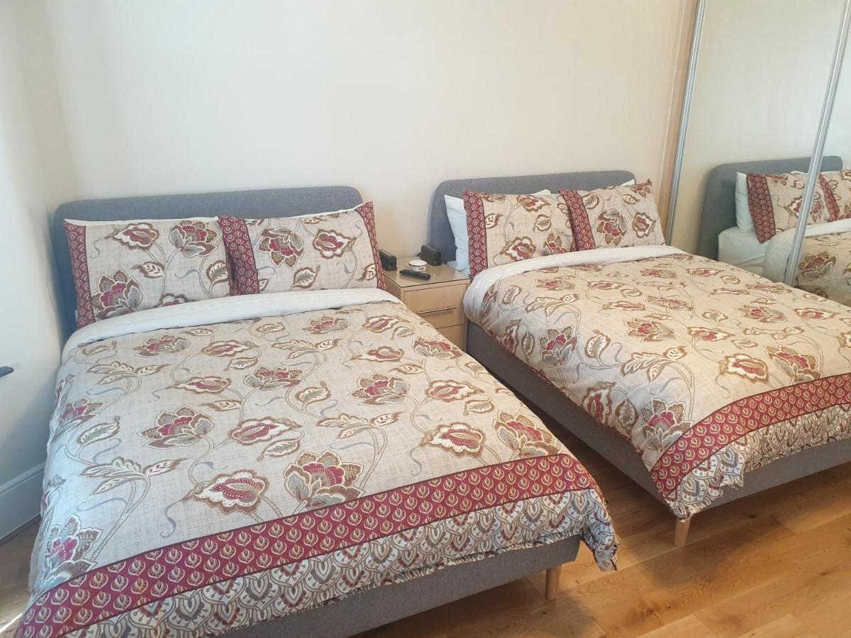 London Luxury Apartments 5 Min Walk From Ilford Station, With Free Parking Free Wifi Екстер'єр фото