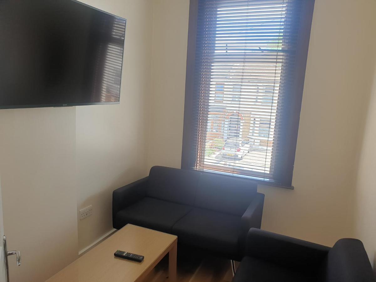 London Luxury Apartments 5 Min Walk From Ilford Station, With Free Parking Free Wifi Екстер'єр фото